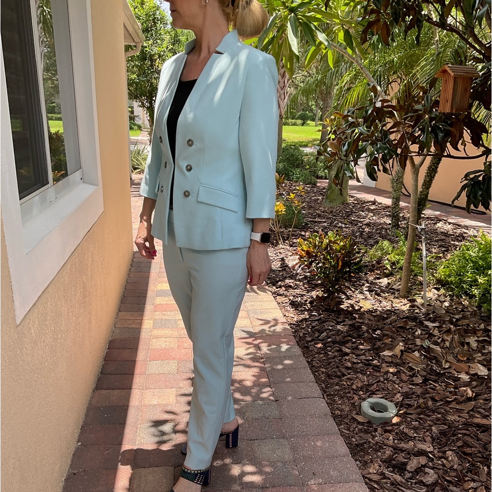 White House Black Market Women’s Light Blue Blazer & Pants Suit
